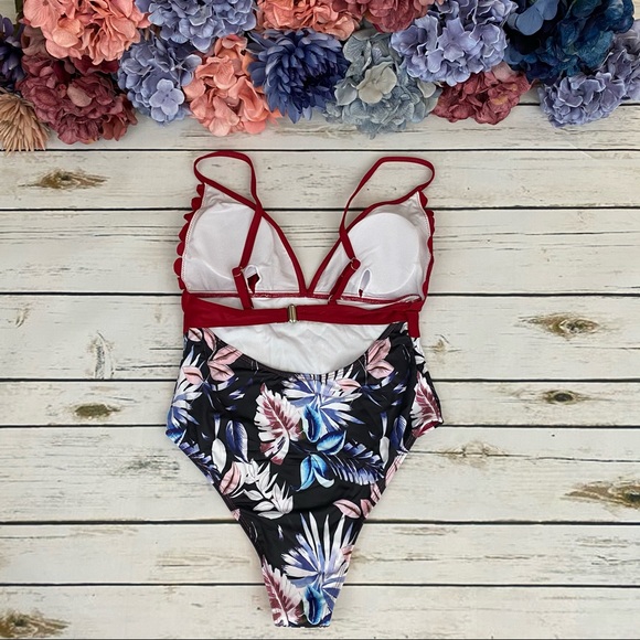 Sexy Ruffled Low Cut Red Tropical Push Up Swimsuit - Picture 10 of 16